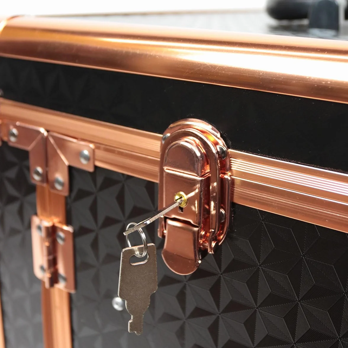 Baúl Shiny Plus con ruedas, elegancia y practicidad en los baúles de equitación, diseño italiano para caballeros y amazonas, soluciones innovadoras de almacenamiento y transporte