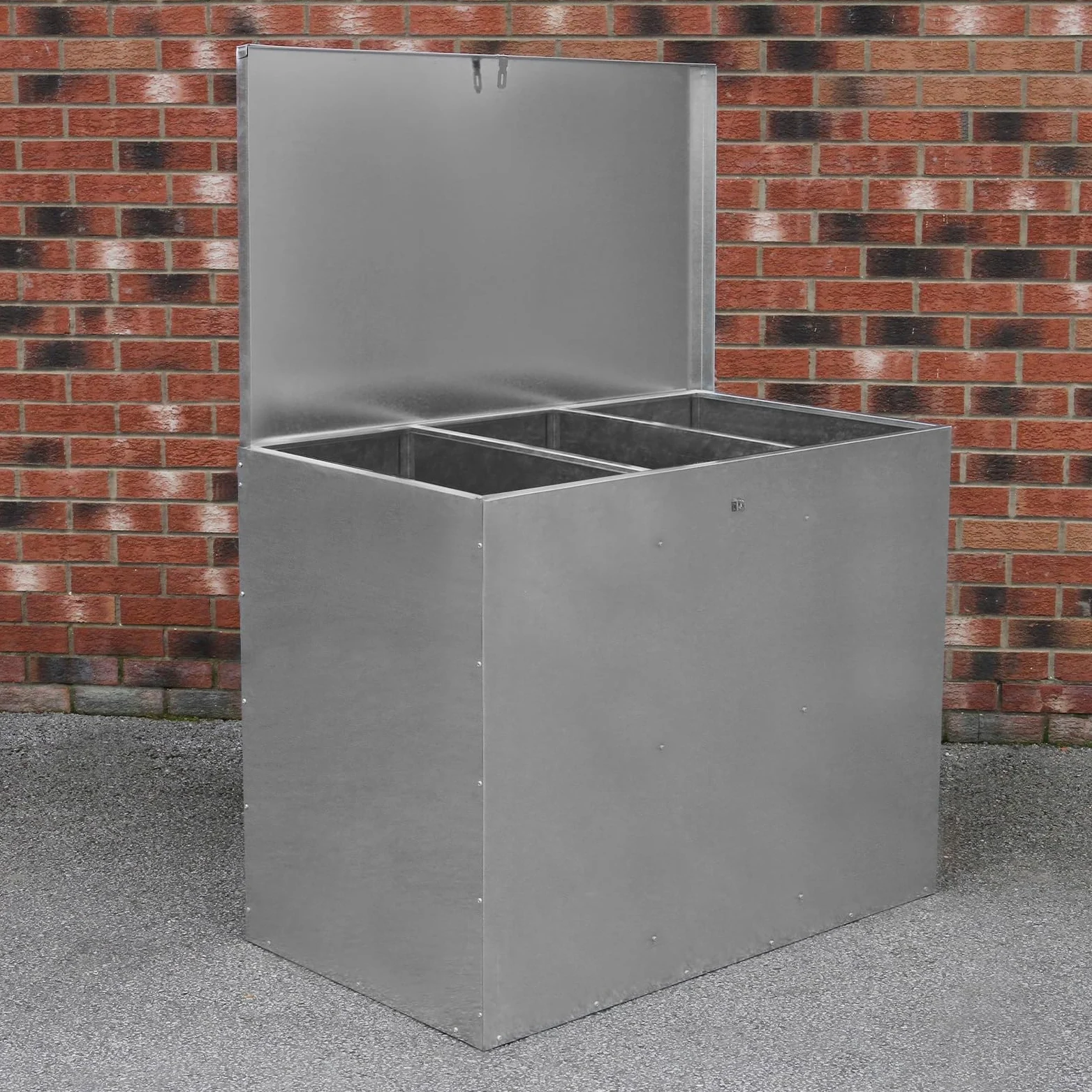 Contenedor de 3 Compartimentos de Metal Galvanizado 64L | Impermeable | Candado GRATIS | A Prueba de Roedores | Cubo Alimentación Ganado | Almacenamiento de Alimento para animales