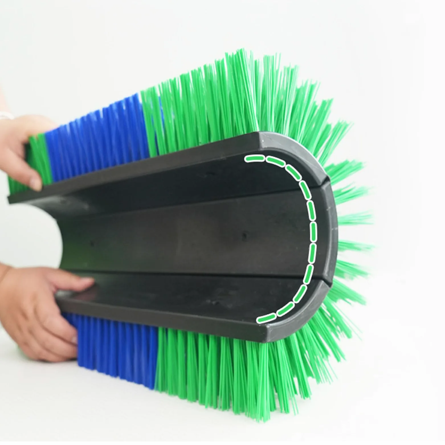 Cepillo para rascar ganado, cepillo para caballos con 6 tornillos, cepillo para rascar universal, poste para rascar vacas, cerdas de poliamida duraderas grandes