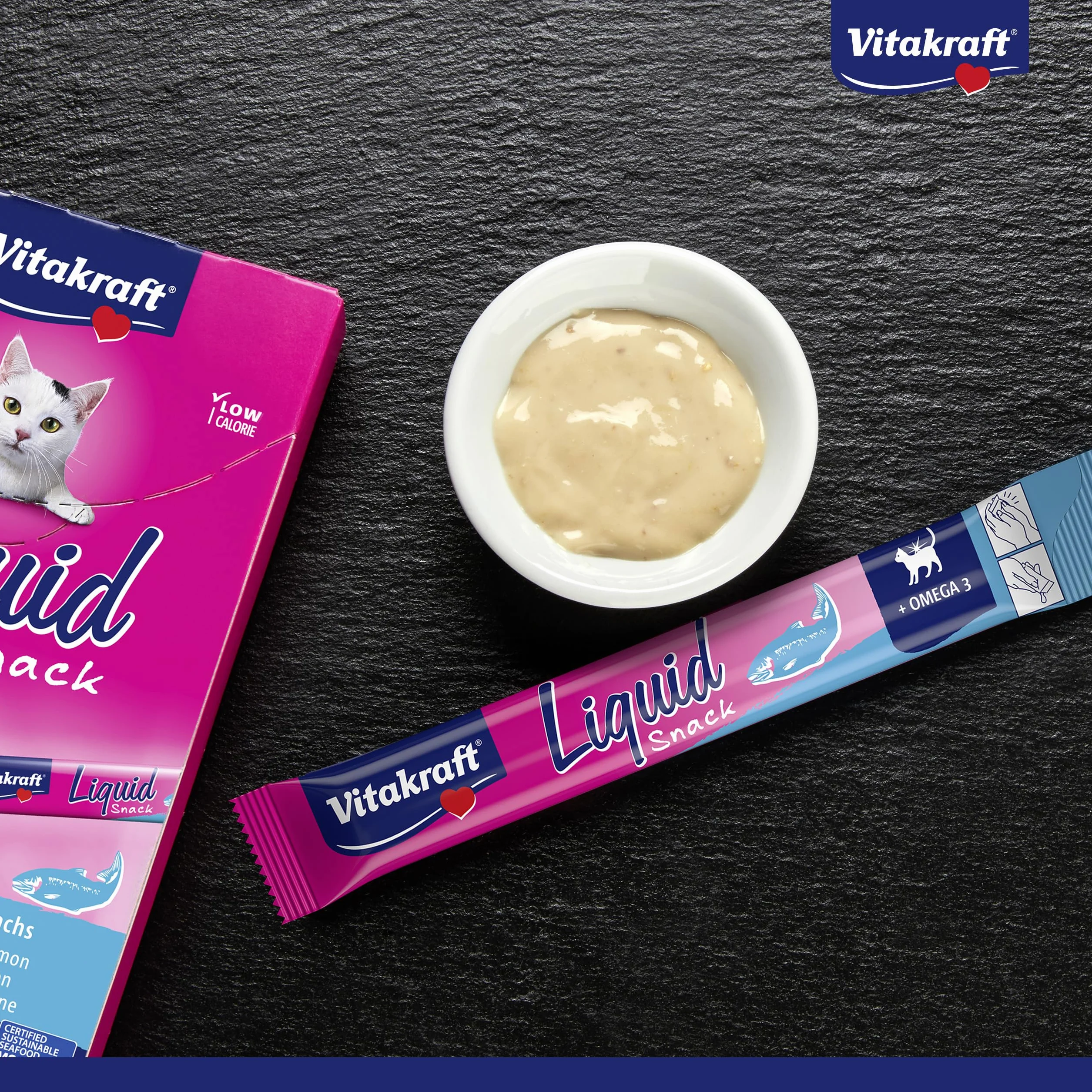 Vitakraft Liquid Snack Cremoso para Gatos con Salmón y Omega 3, Bolsitas Individuales, 6x15g