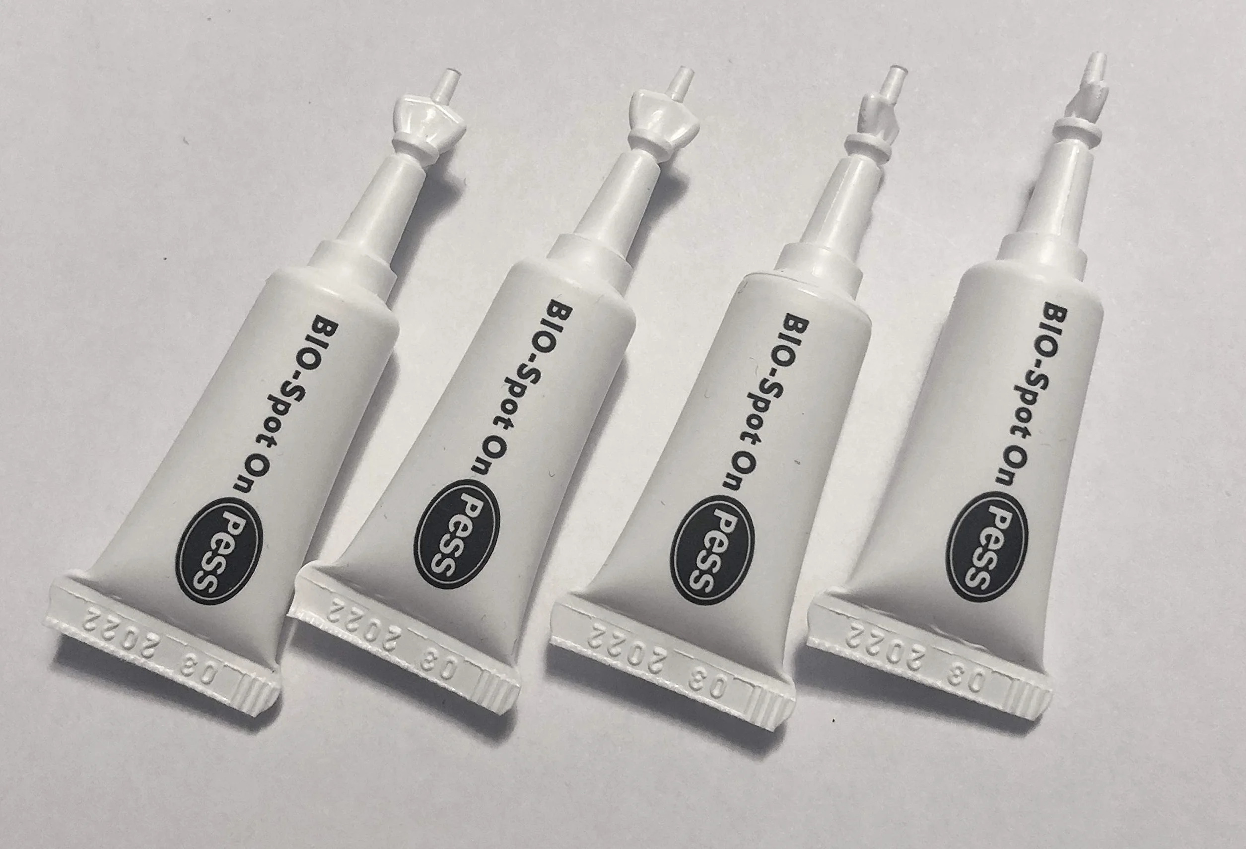 BIO-Spot On 4 pipetas I Remedio natural contra garrapatas y pulgas I Protección contra garrapatas para perros y gatos de base biológica para perros y gatos pequeños