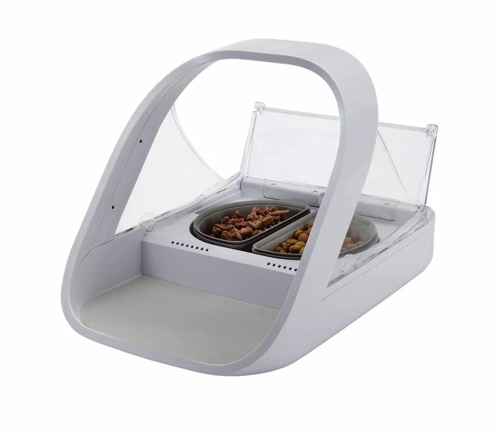 Comedero SureFeed Connect Sure Petcare con lector de microchip y placa de identificación RFID, con aplicación móvil, para comida húmeda y seca, blanco, hub conector, necesita 4 pilas C (no incluidas).
