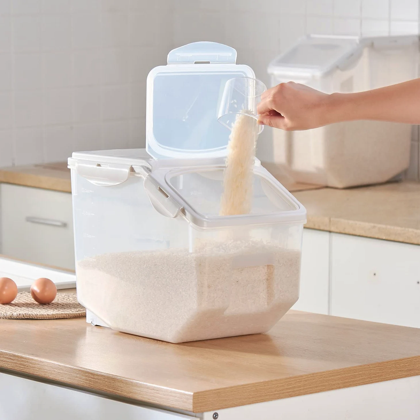 HANAMYA Contenedor de almacenamiento de alimentos con taza medidora, sin BPA, 50 tazas, para arroz, grano, comida para mascotas, harina, transparente, 2 unidades