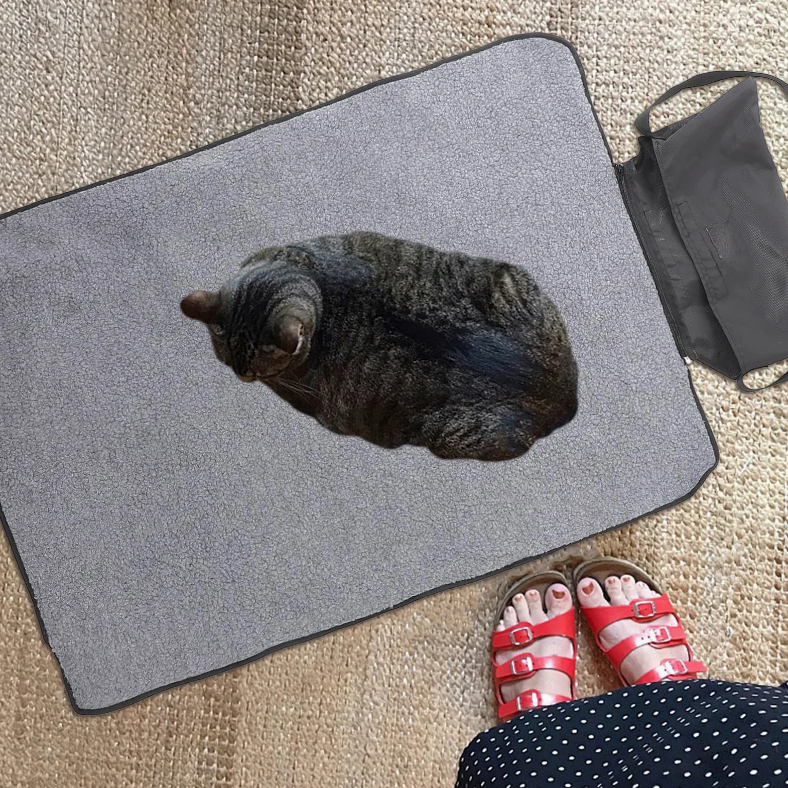 LALAFINA Manta Plegable para Mascotas Negra de Lana, Portátil y Rectangular | Bolsa Lateral Cremallera, Uso Exterior como Esterilla de Viaje, Fácil de Guardar y Multifunción