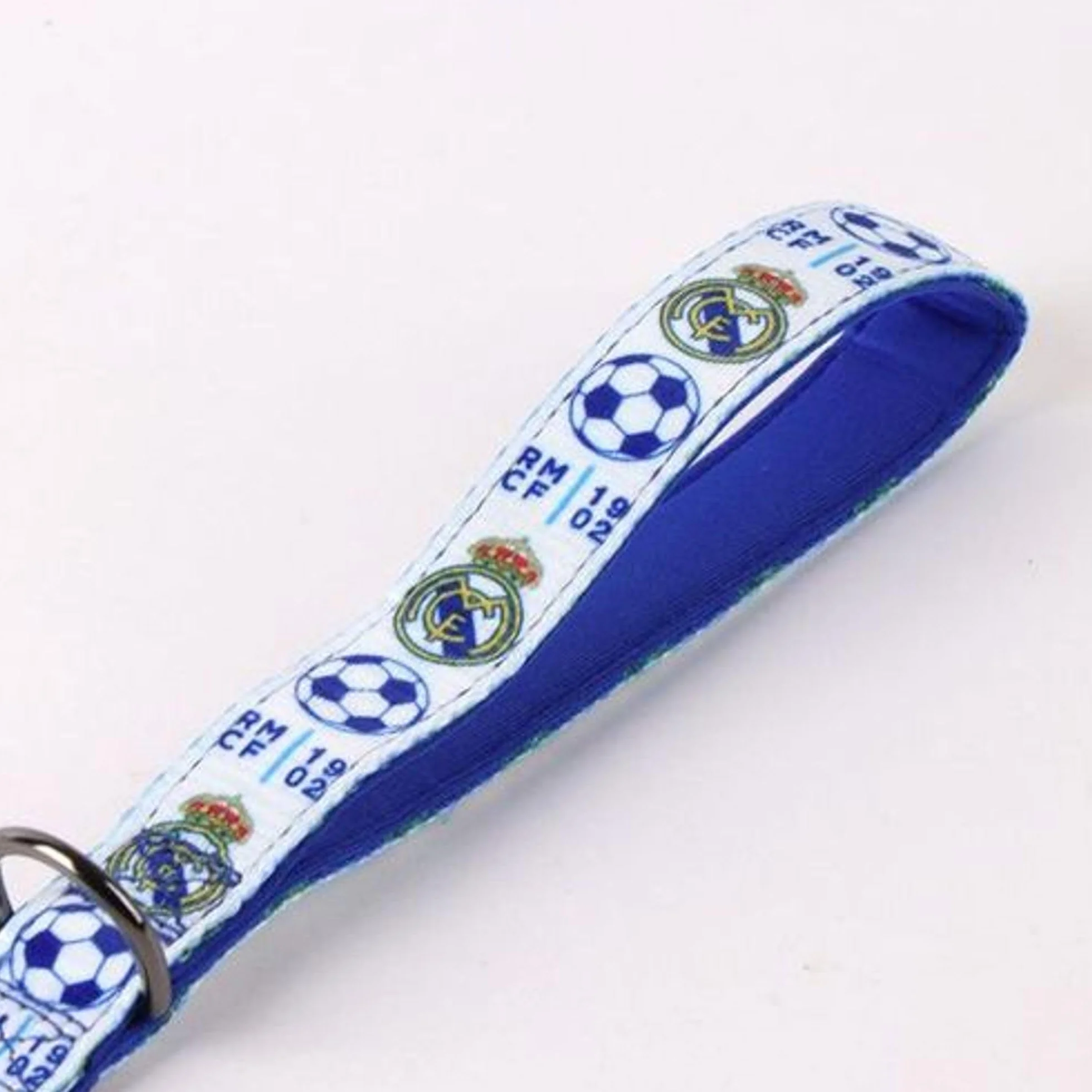 Correa Real Madrid para Perros Talla M Oficial con Escudo Bordado Acabados Premium Resistente