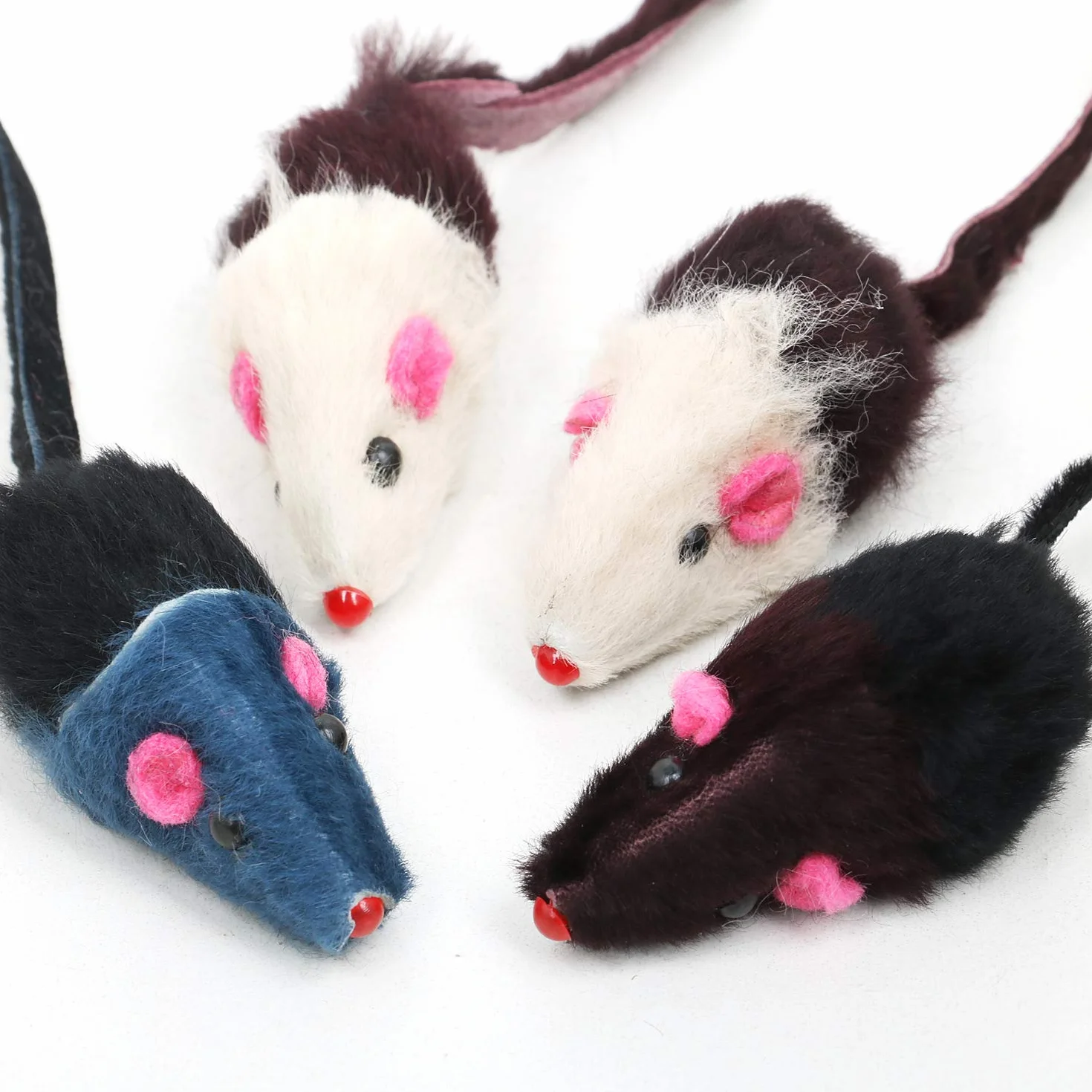 DIGIFLEX Ratones Juguetes para Gatos - 4 Ratones con Nepeta y Sonajero - Juguetes para Mascotas