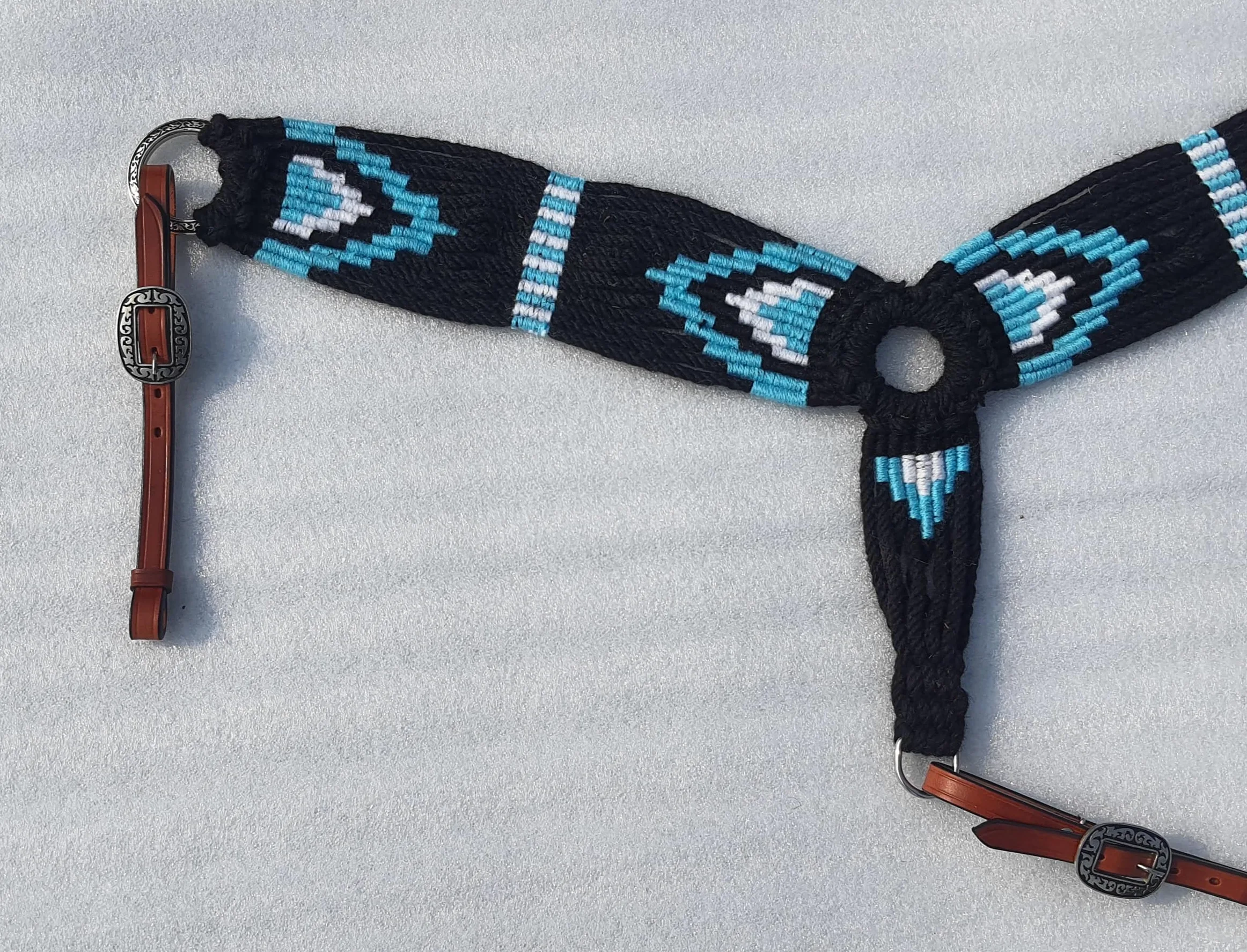 Collar de pecho occidental hecho a mano para caballo, tamaño libre, regalo ecuestre (azul oscuro)