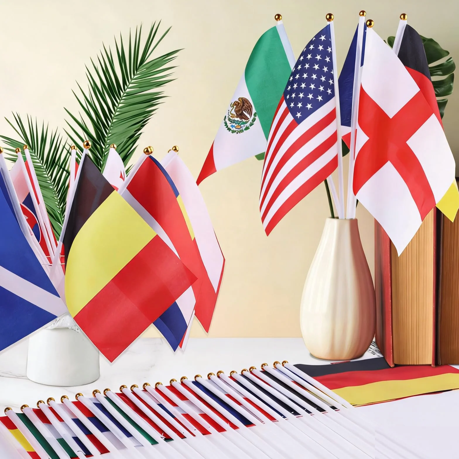 AhfuLife Bandera de Mano de Fútbol Copa del Mundo 48 Países 30cm Palo Doble Cara Decoración Desfile Fiesta