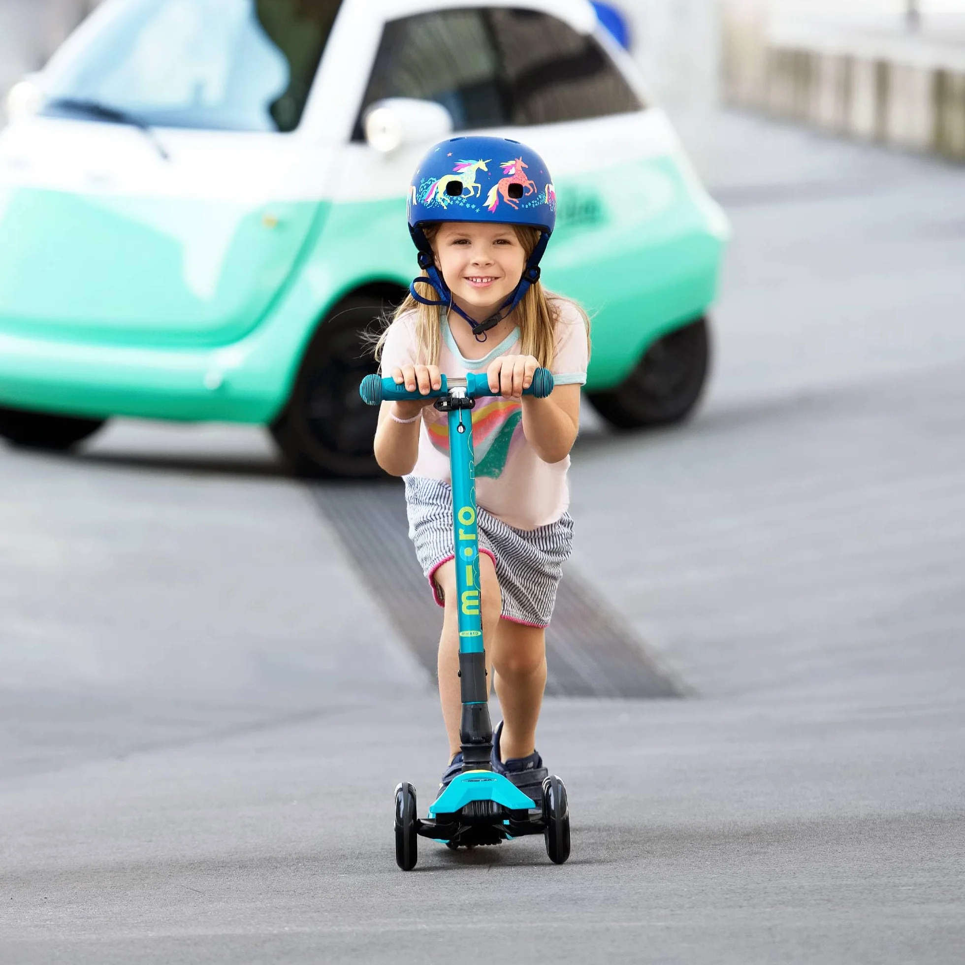 Micro Casco Infantil Patinete Bicicleta Ultraligero 250g Cierre Magnético Luz Trasera 3 Posiciones