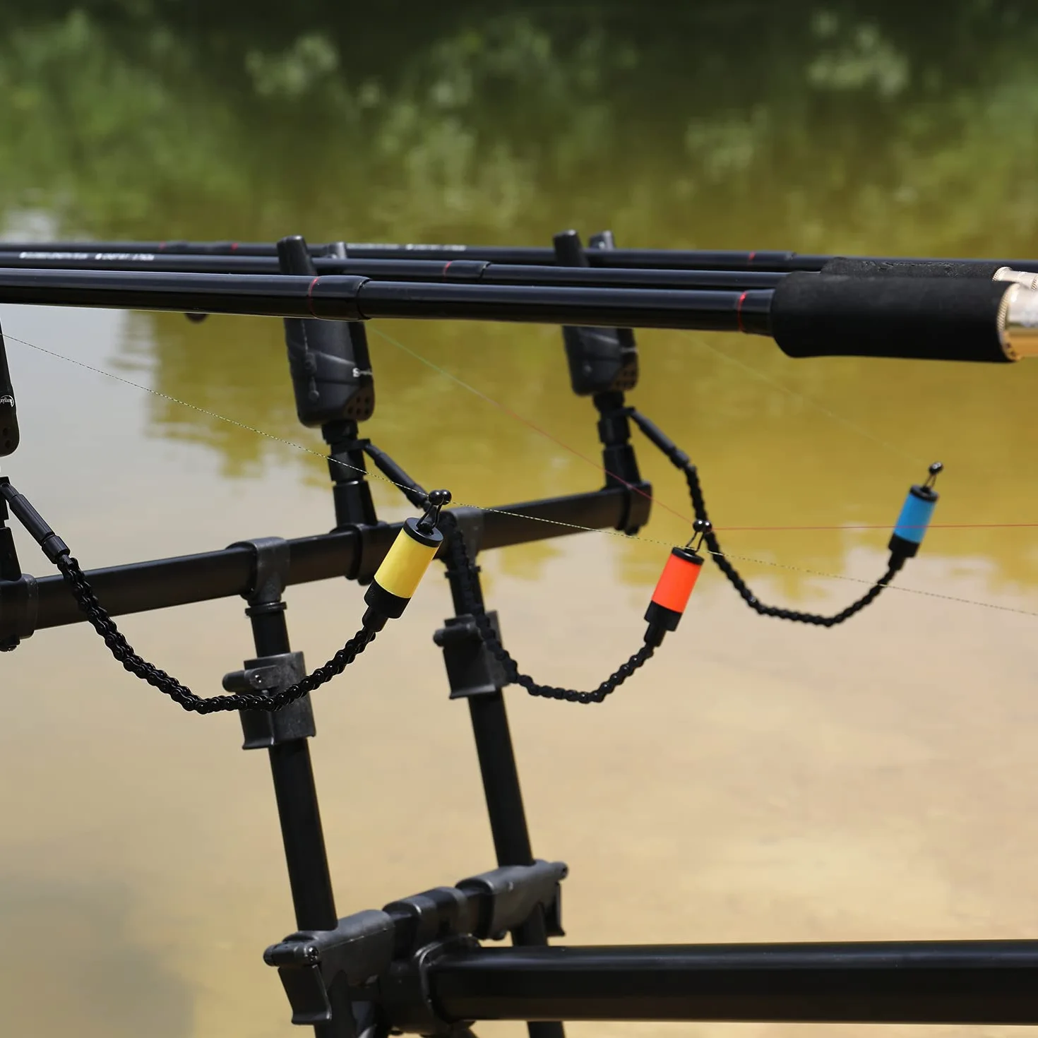 Sougayilang 4pcs Swingers de Pesca, Alarma de mordida Sensor Colgante para Pesca de Carpa con Caja de ABS