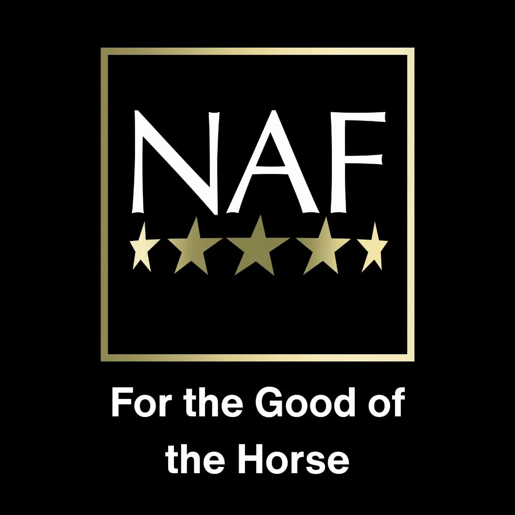 NAF Profeet Farrier Solution 500 ml - Apósito para pezuñas para Caballos - Nutre, Protege y fortalece Las pezuñas - con aceites Naturales y Agentes antibacterianos - Fácil aplicación con Cepillo