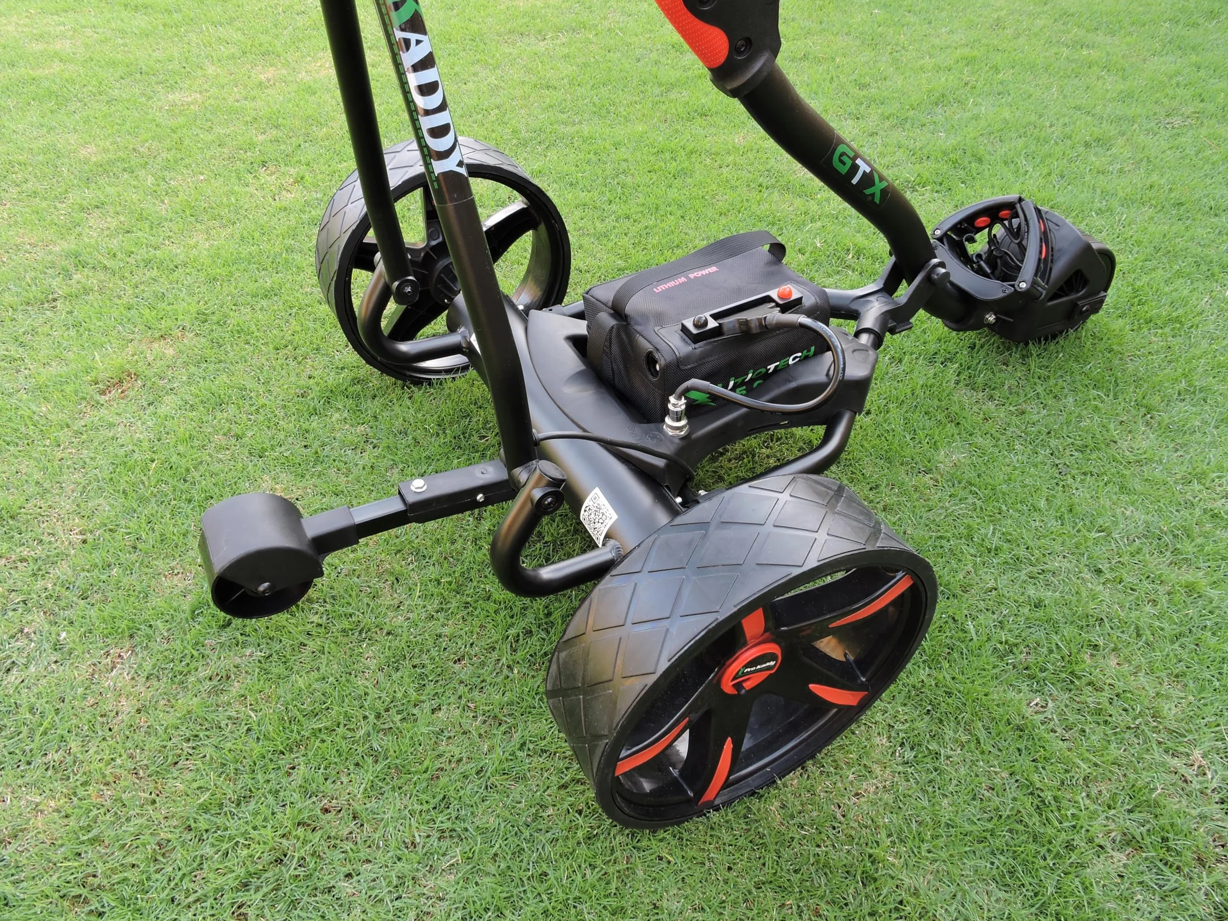 Elektryczny wózek golfowy P1RT2 Czarny z pilotem i USB