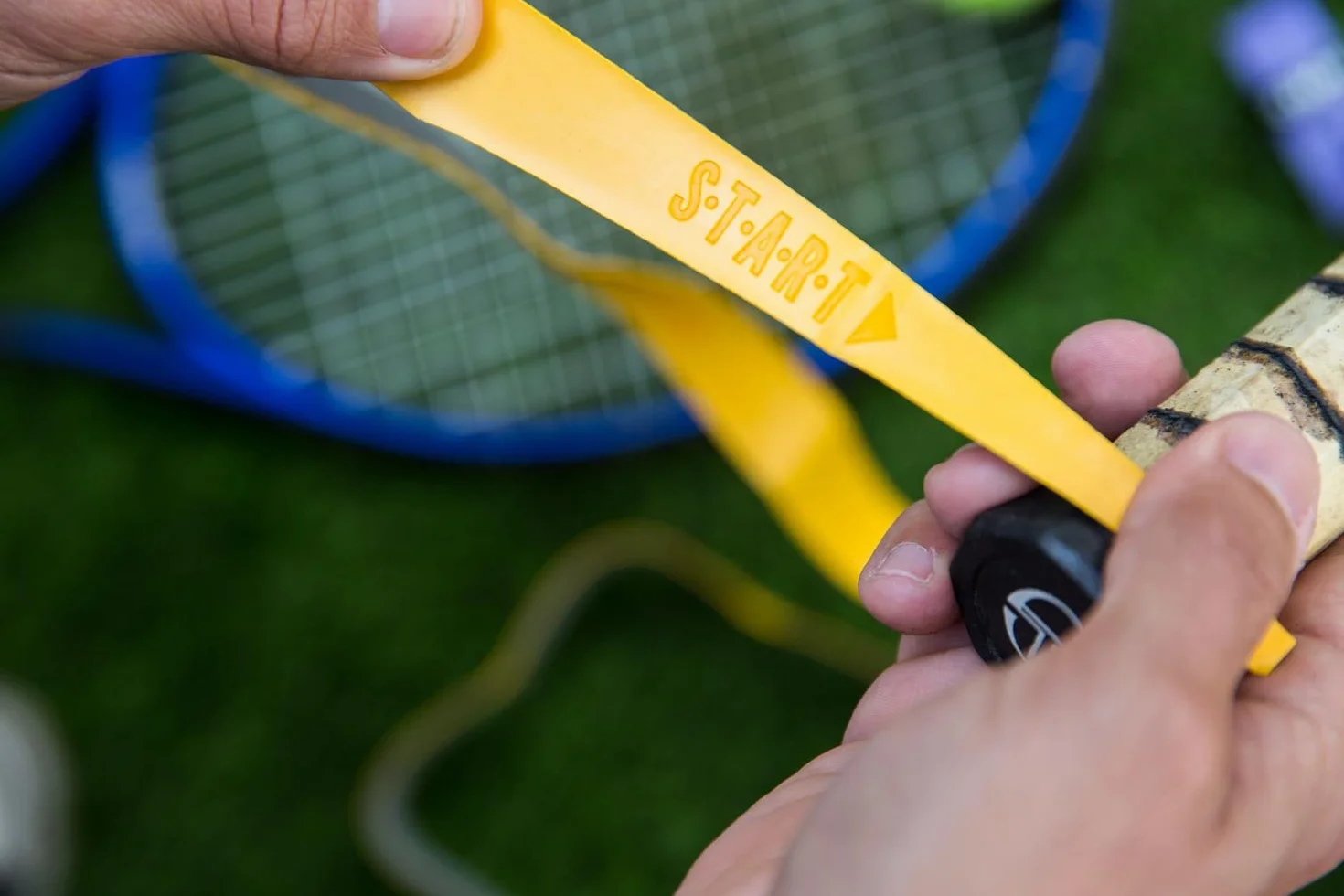 Raquex Grip Autoadhesiva para Raqueta: Pádel, Tenis, Bádminton, Squash - Pegajoso, Duradero, Absorbente, 14 Colores