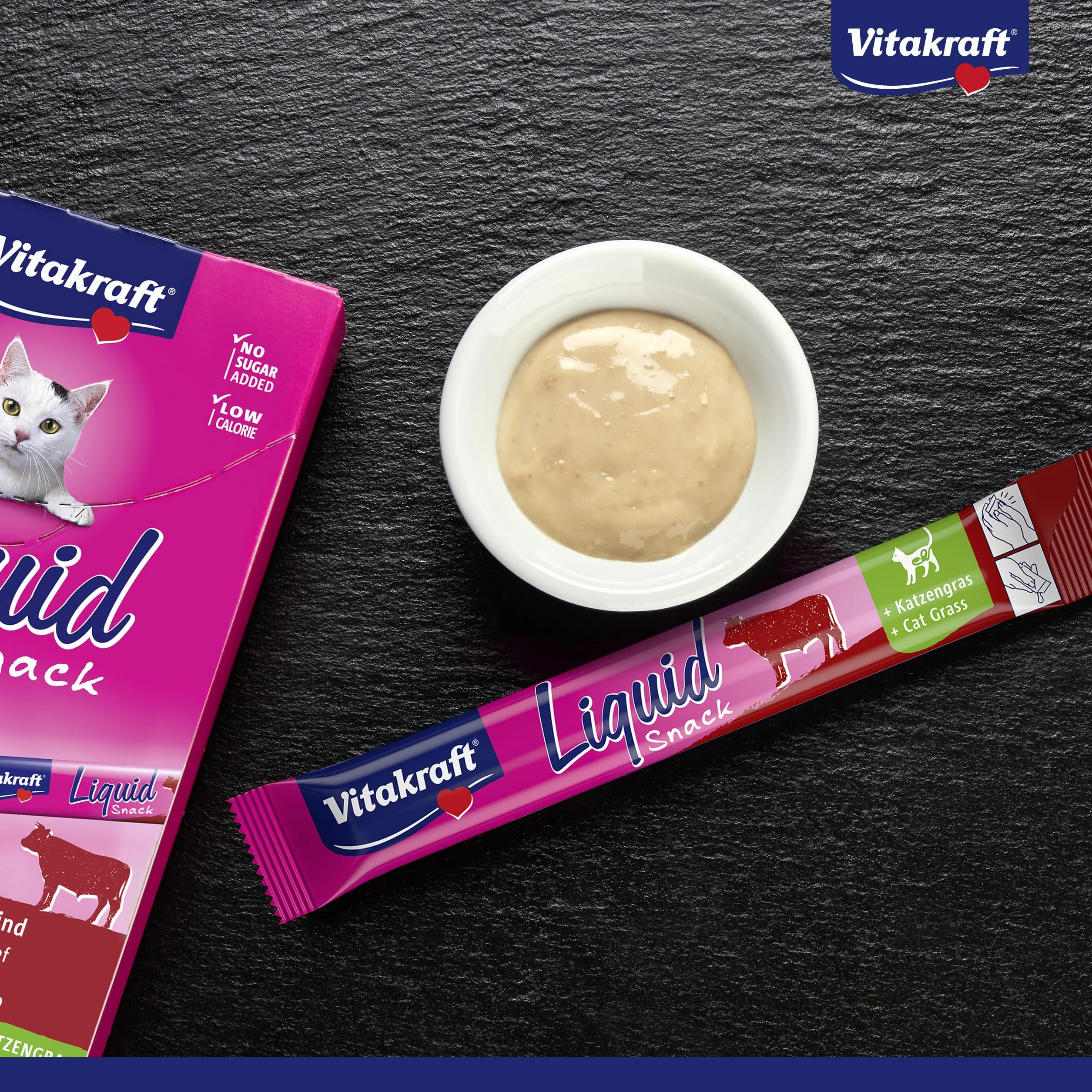 Vitakraft Liquid Snack, golosina para Gatos, Snack cremoso para Gatos, con Carne de Vacuno y Hierba para Gatos, en bolsitas Individuales, para una Flora intestinal Sana (1 Paquete con 6X 15g)
