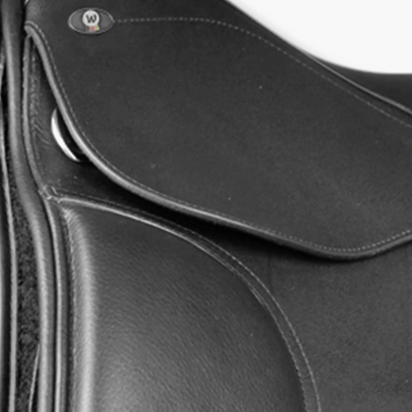 WALDHAUSEN Sillín de doma Comfort, piel, 17,5''/44 cm, negro