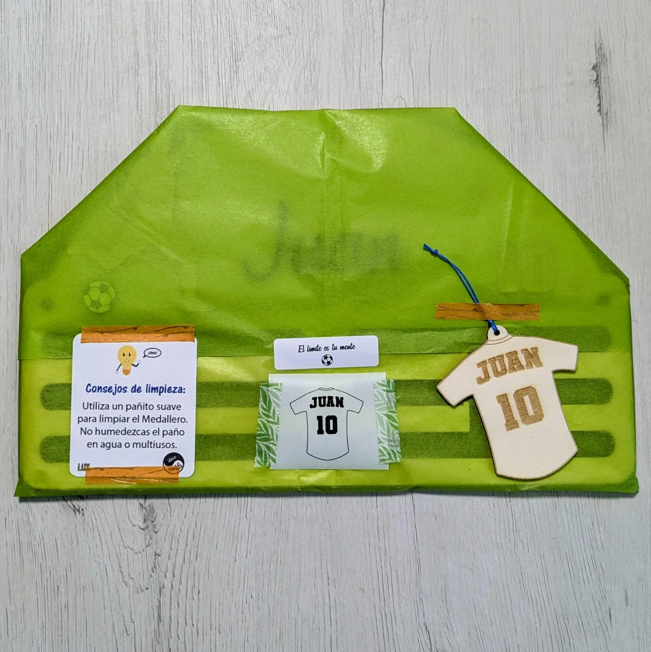 Medallero Fútbol de Madera Personalizado con Nombre, Acrílico, Fabricado en España