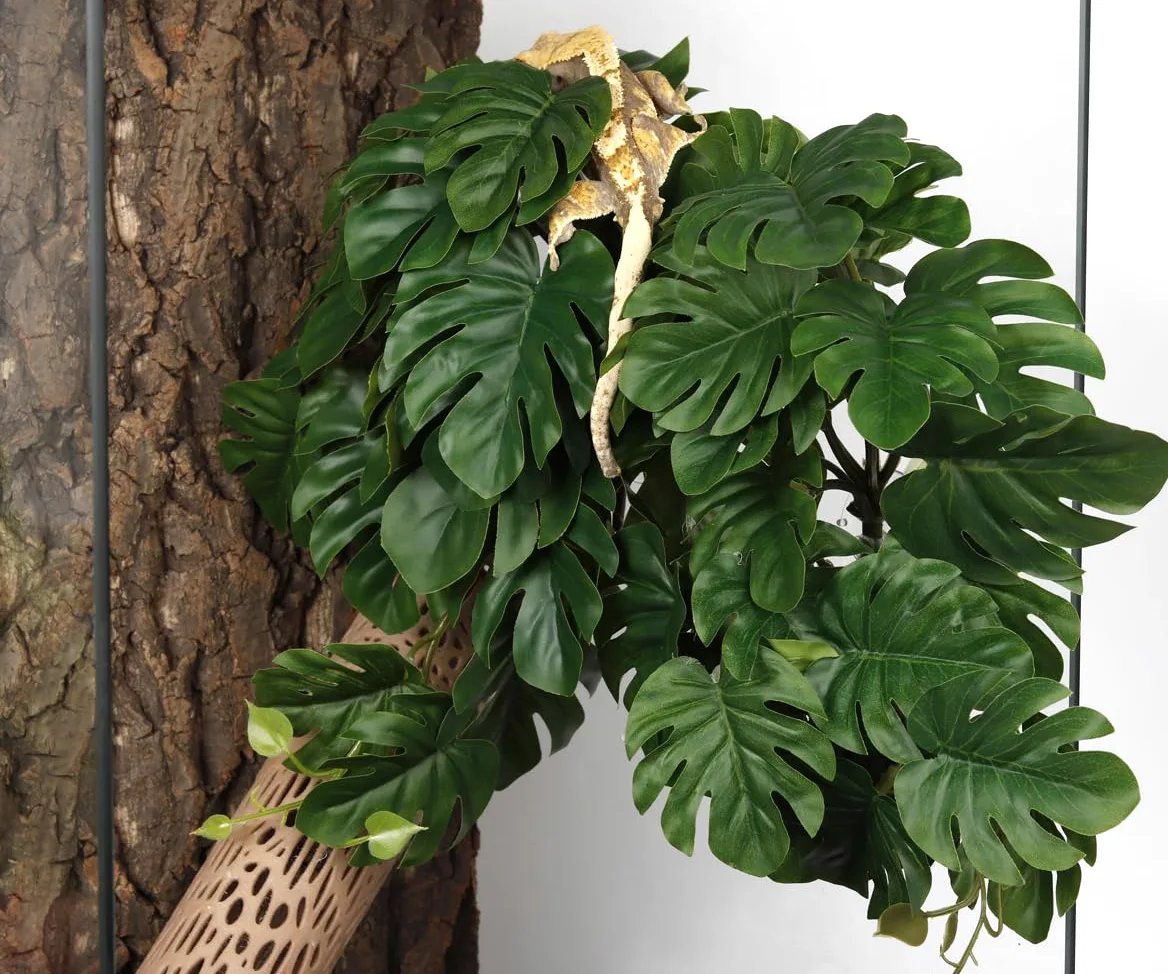 Paquete de 2 plantas falsas de reptiles para terrario, accesorios de tanque de serpiente, decoración de hábitat, plantas colgantes artificiales con ventosa, Monstera falsa