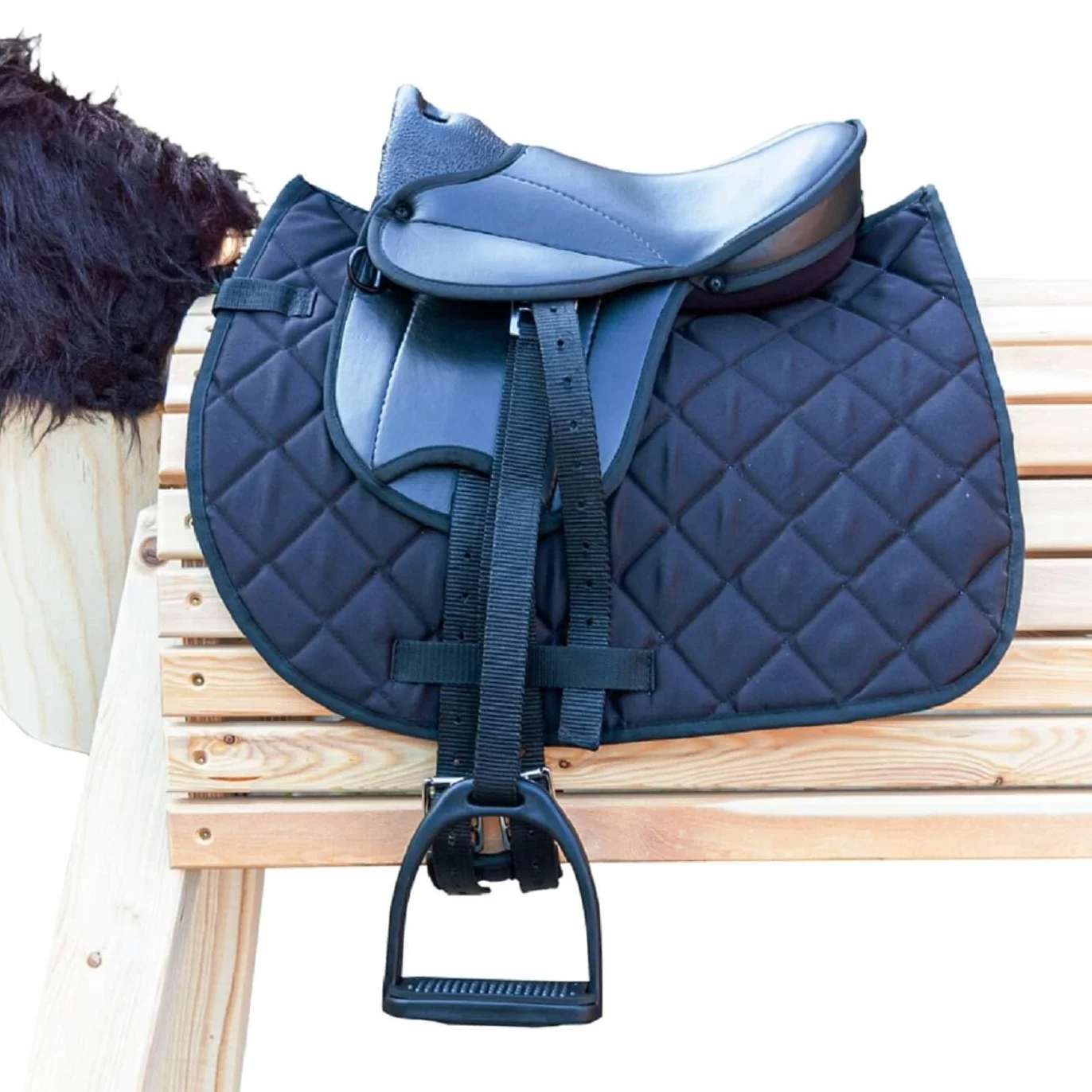 Brama West - Conjunto de silla de montar para caballo de madera "My Happy Pony" | Silla de montar para shetty, caballo de madera y caballo de peluche | con sudadero, cincha, estribos y aciones (Negro)