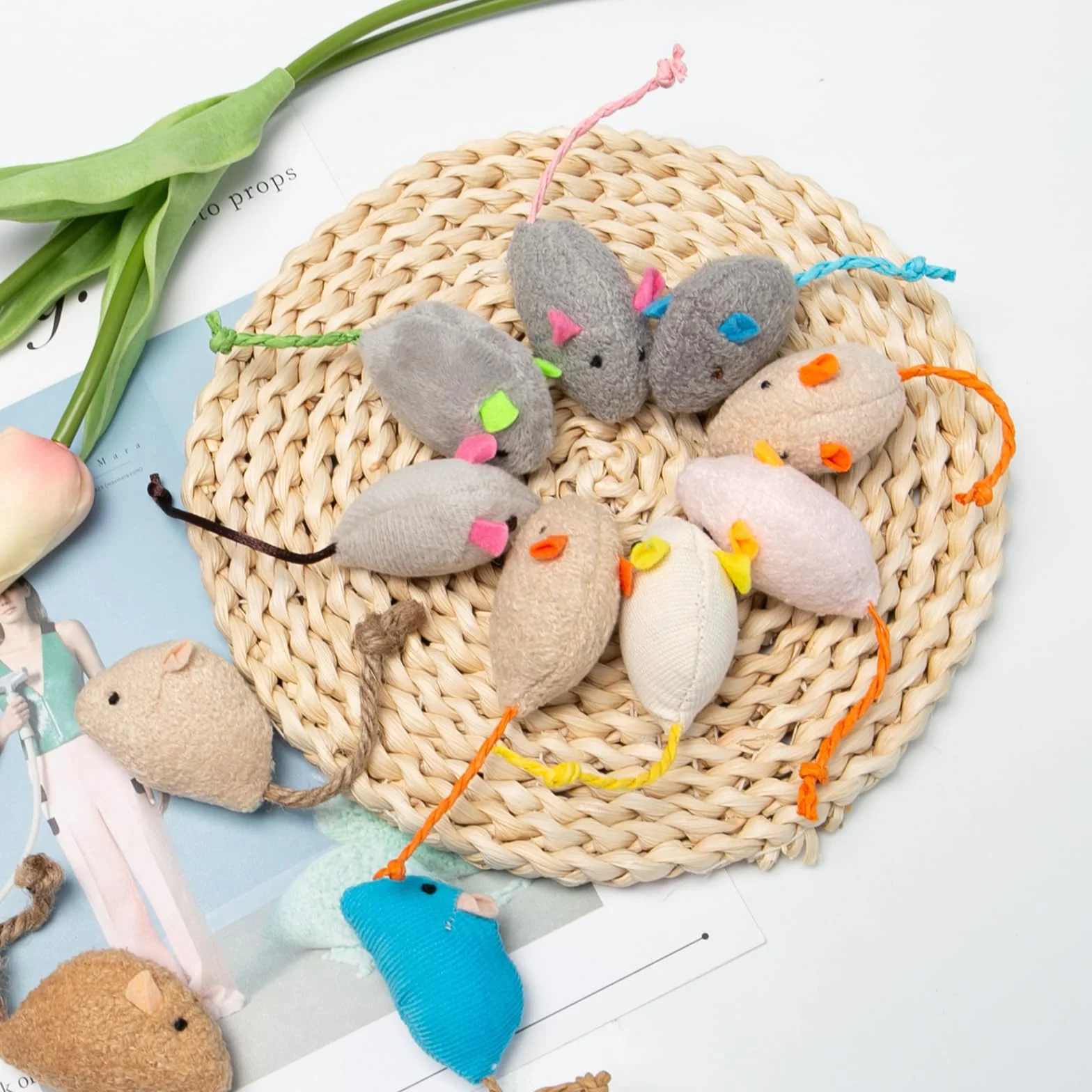 24 Piezas Juguetes para Gatos - Ratones de Peluche y Hierba Gatera - Juguetes Interactivos Multicolor