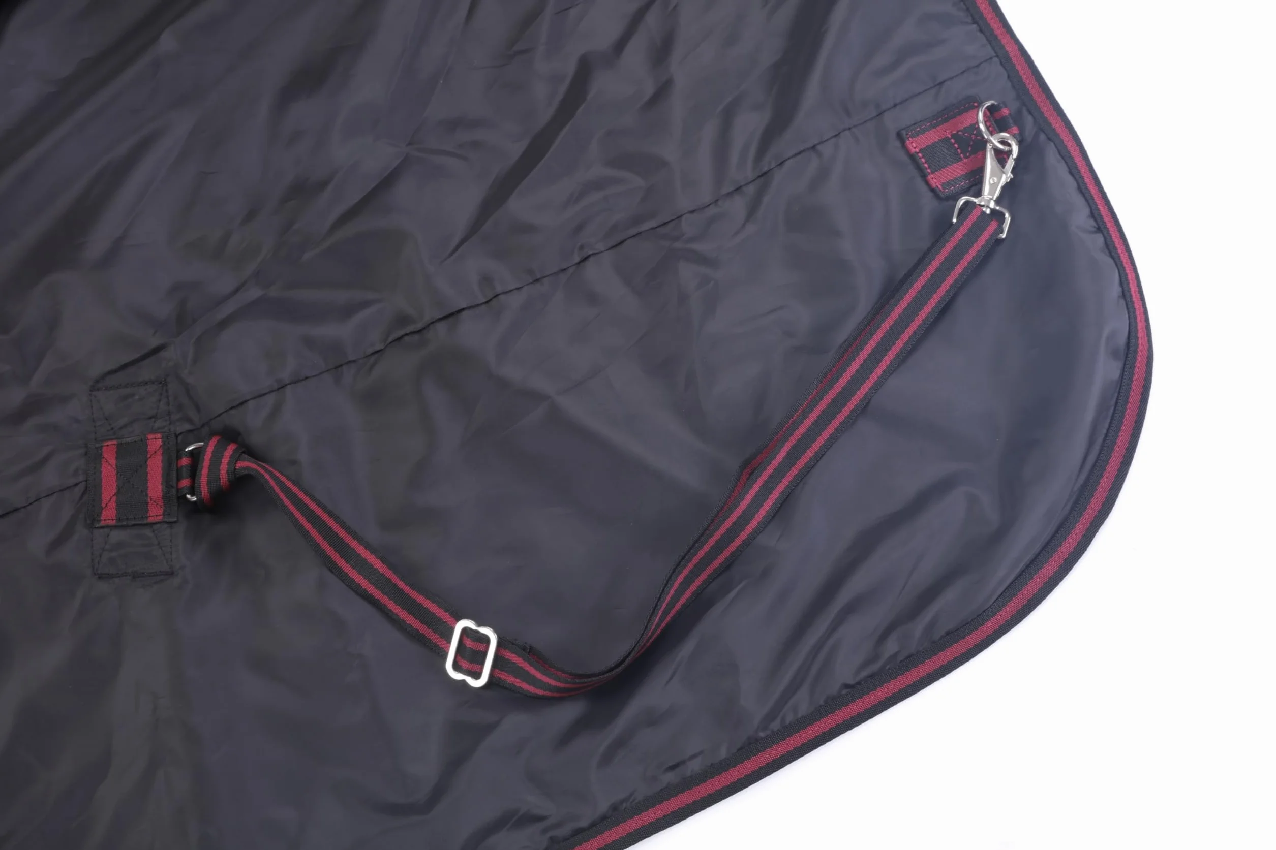 LEAFOREST Manta de caballo resistente 1200D, 200 g/m², acolchada, impermeable, transpirable, para exteriores, fácil de limpiar, para caballos, manta de invierno, color rojo negro, 145 cm
