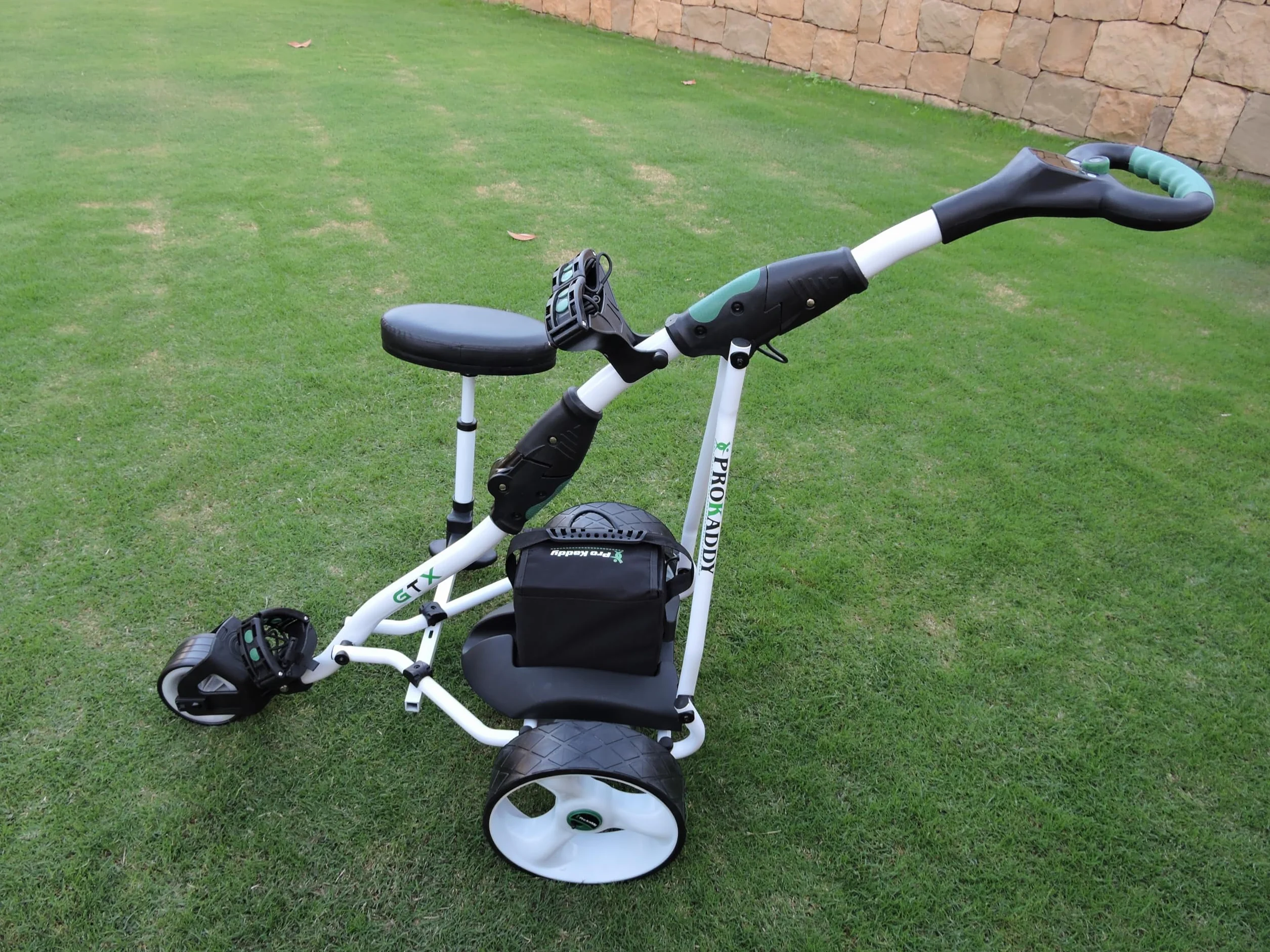 Carro de Golf eléctrico D3GTX Blanco Asiento removible USB batería 33amp