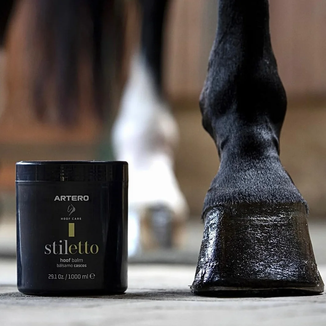 ARTERO Stiletto. Bálsamo específico para los Cascos del Caballo 1 kg. con una Formula 100% Natural. Ideal para Cascos agrietados y resecos para su hidratación.