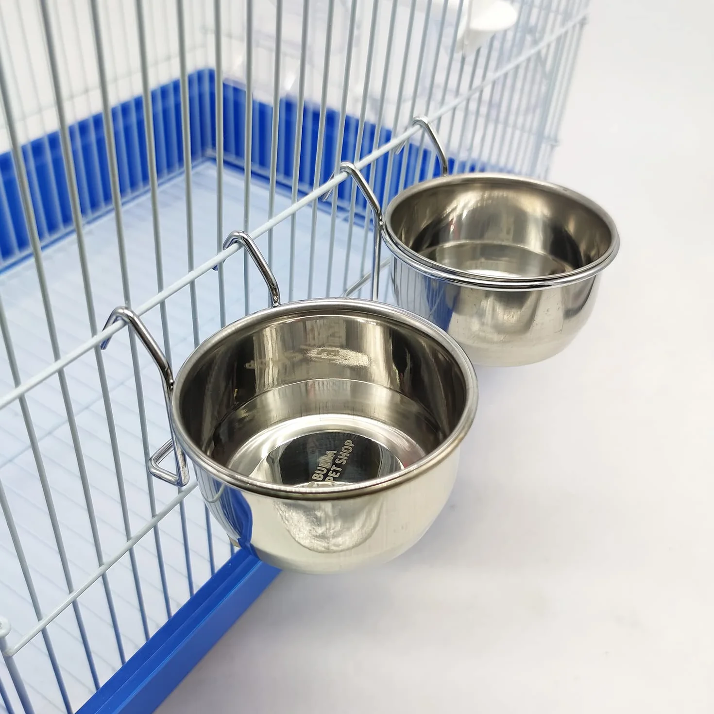 2X Comedero Bebedero para Jaula de Pajaro Acero Inoxidable con Gancho Contenedor de Comida 4 Tamaños Cuenco de Comida Colgante para Pájaro Loro Animal Pequeño Perro BPS-11129 * 2