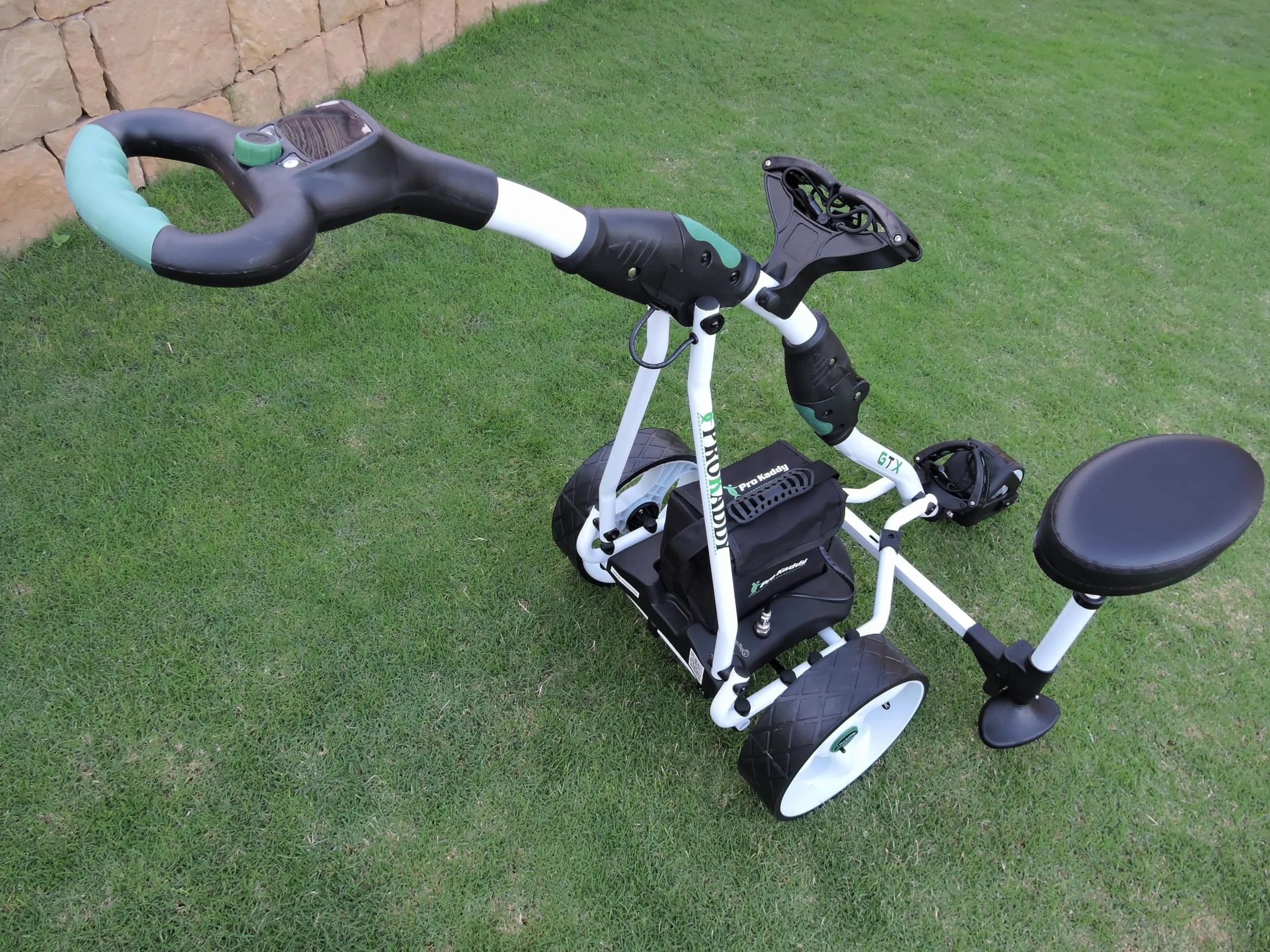 Carro de Golf eléctrico D3GTX Blanco Asiento removible USB batería 33amp