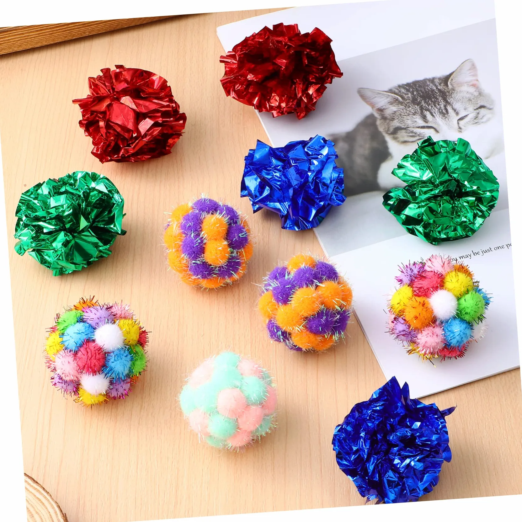 minkissy 125 Piezas Pelota de Peluche perseguir Bolas para Gato Gatito Juguete Pelota interactiva para Gatos Bolas Arrugadas pequeñas Masticar Bola de Gato Bola de Sonido película Pista