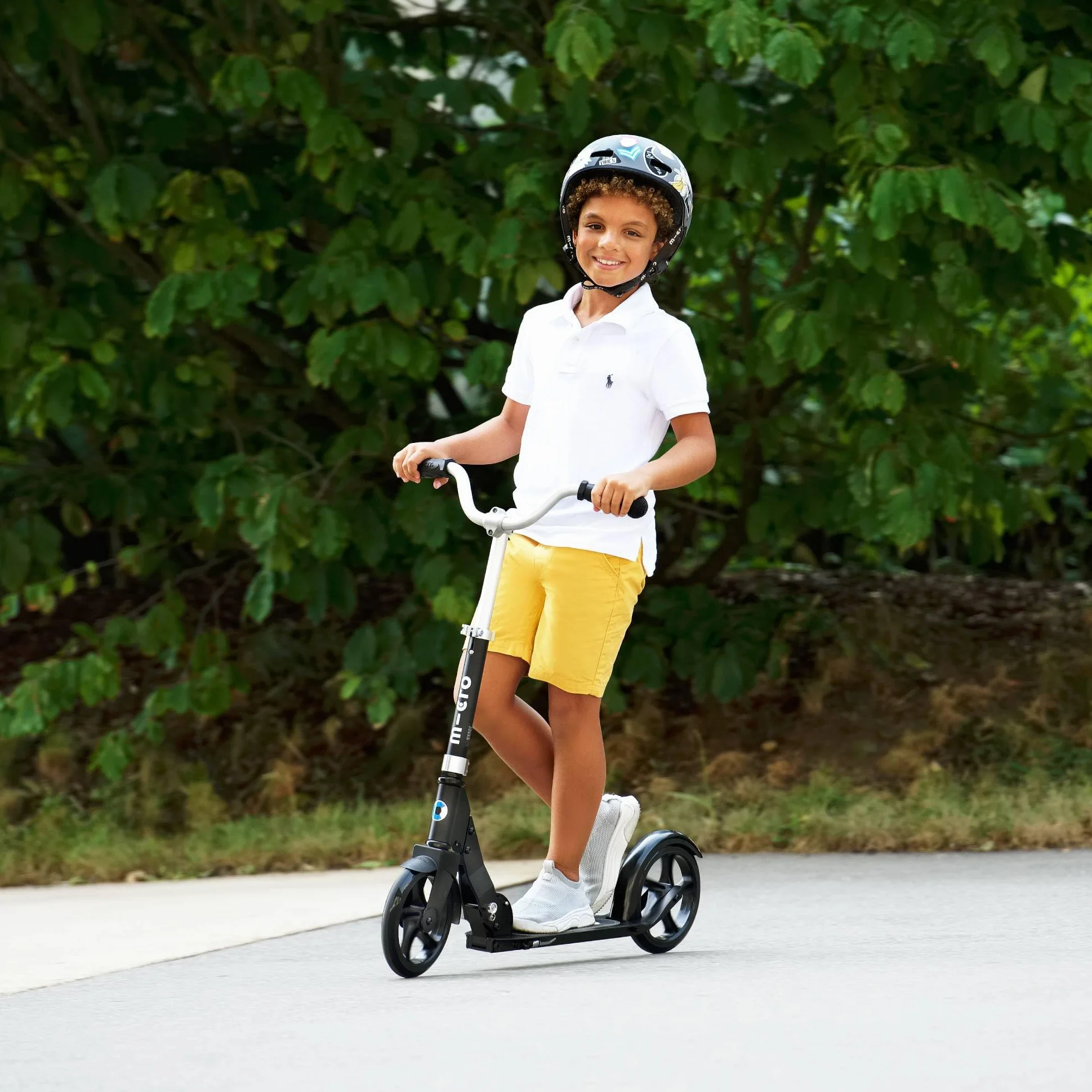 Casco Infantil Micro® con Luz Trasera y Cierre Magnético 250g
