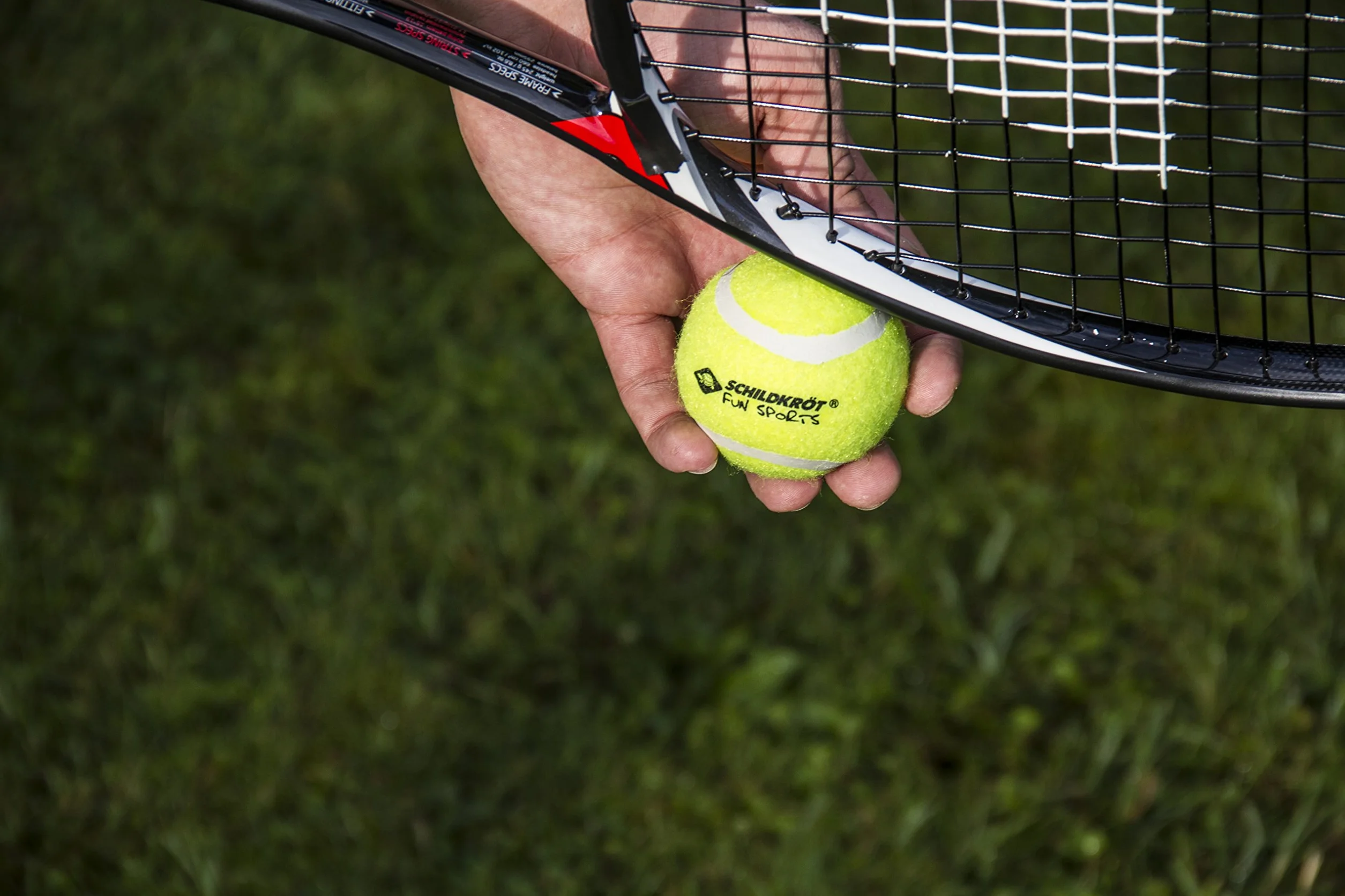 Schildkröt Tennis Balls Pack of 3 Pressureless Yellow Felt for Street Yard