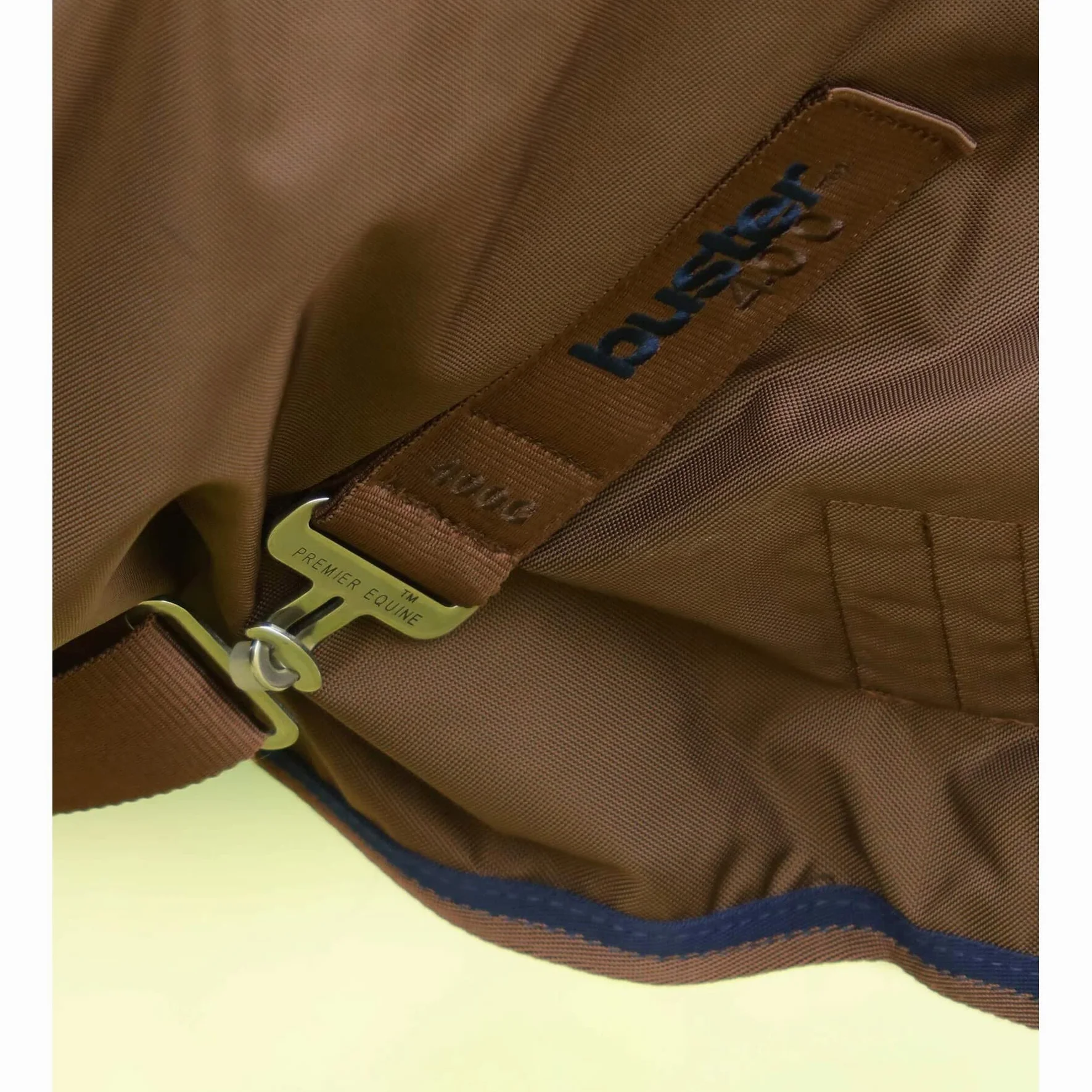Premier Equine Manta Impermeable para Caballos con cubrecuello Buster 400 g