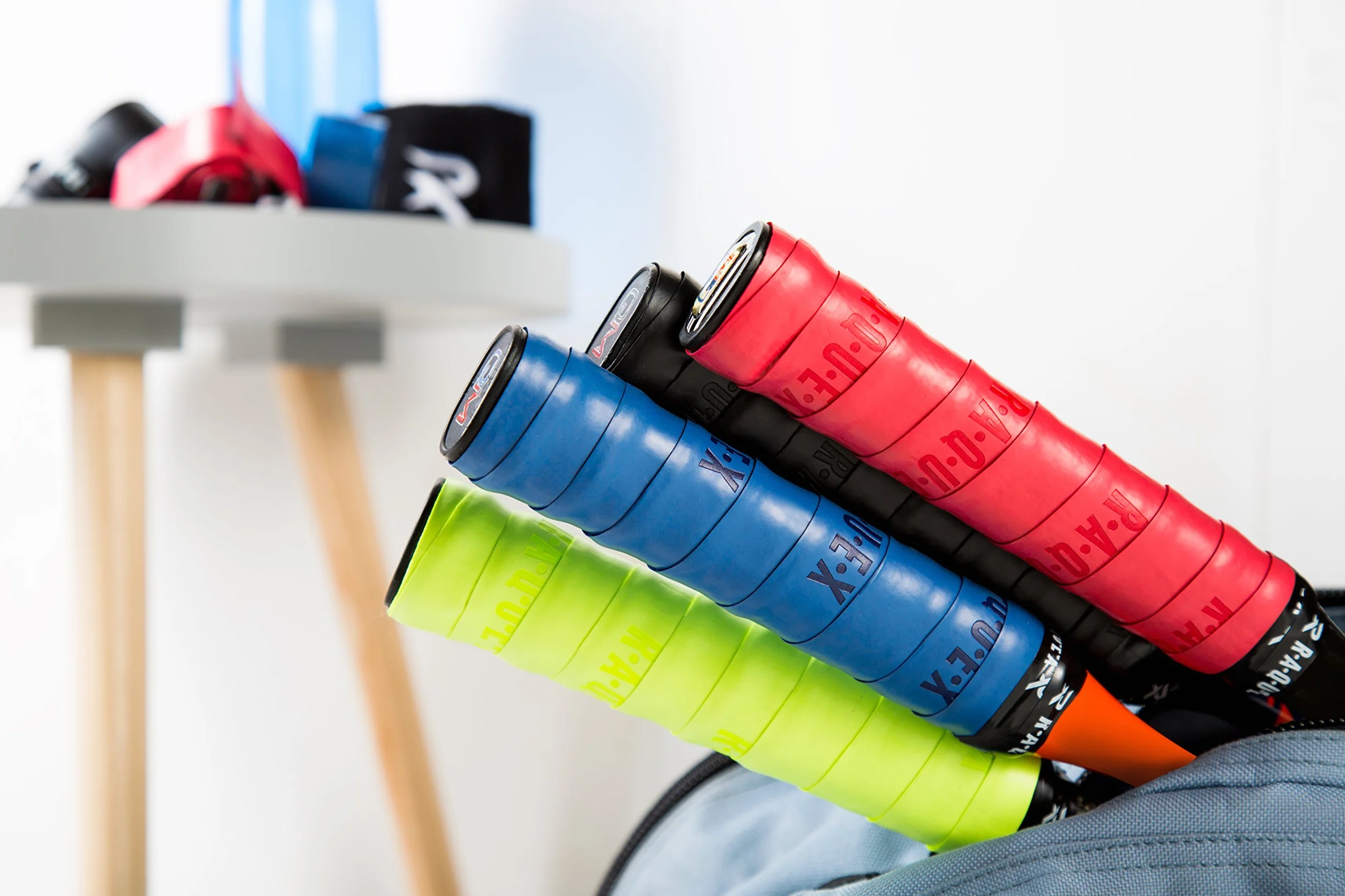 Raquex Grip Autoadhesiva para Raqueta: Pádel, Tenis, Bádminton, Squash - Pegajoso, Duradero, Absorbente, 14 Colores