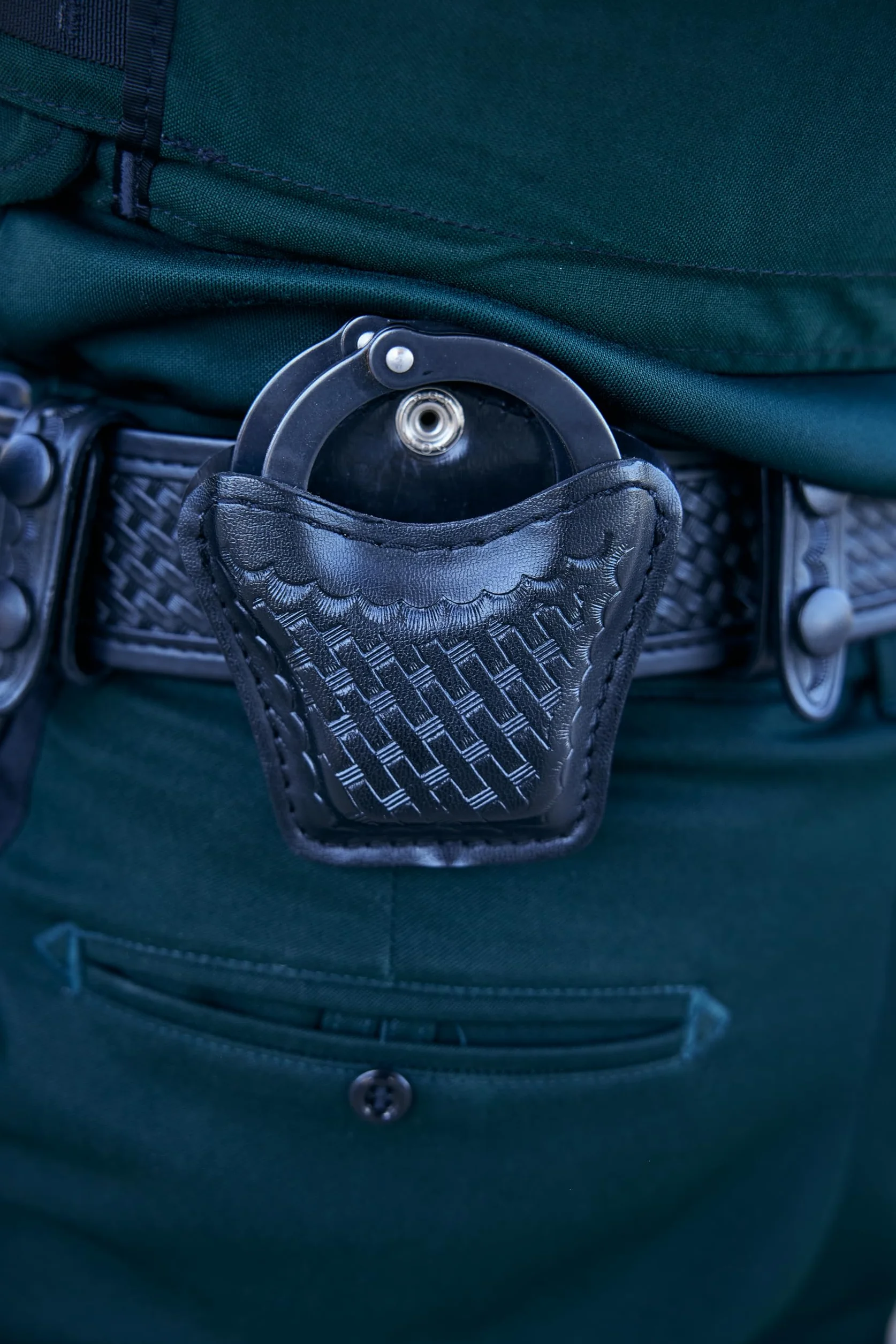 Bianchi AccuMold Elite Open Top Handcuff Case for Duty Belt