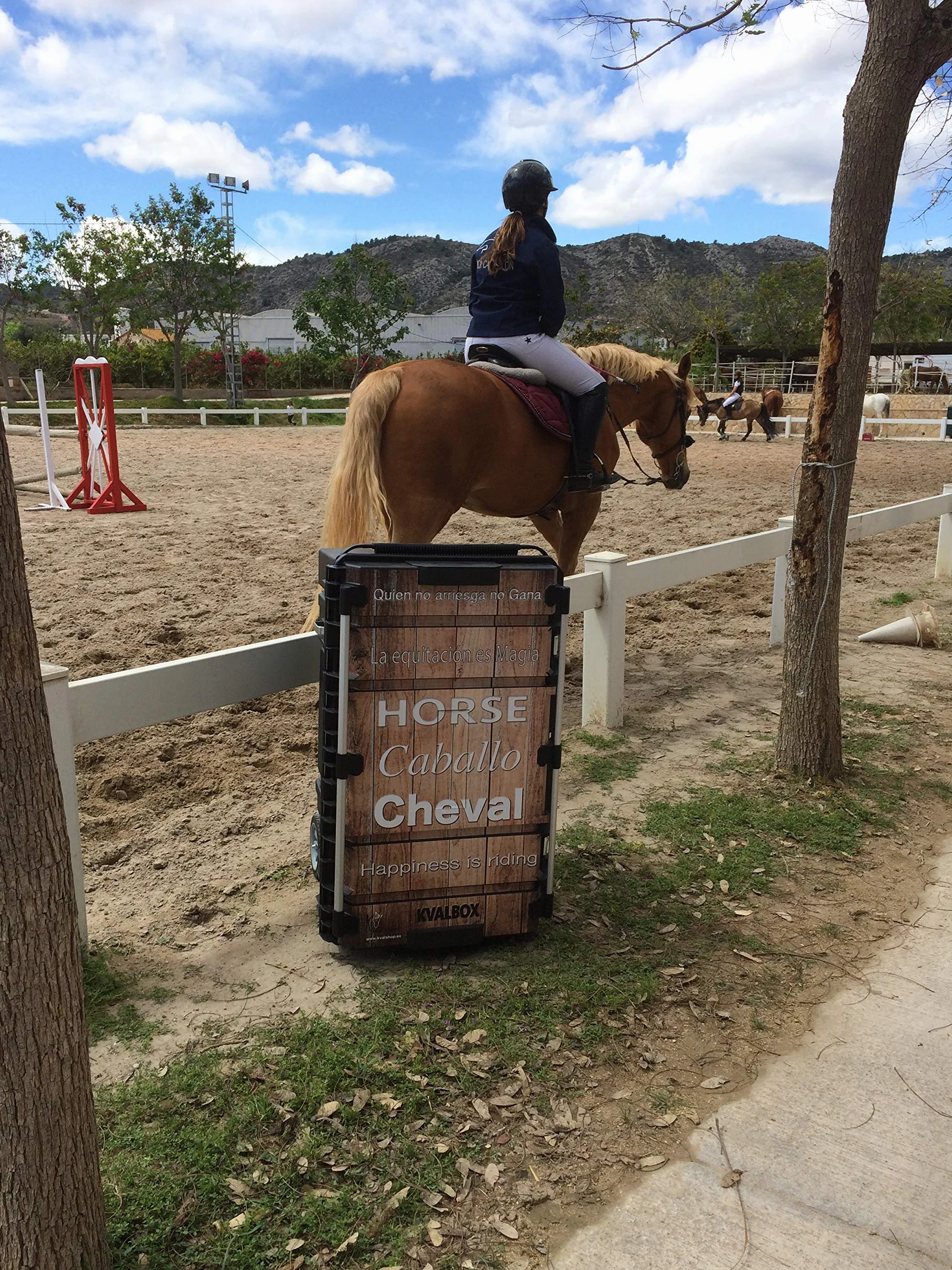 Baúl de Concurso, Guadarnés con Ruedas.