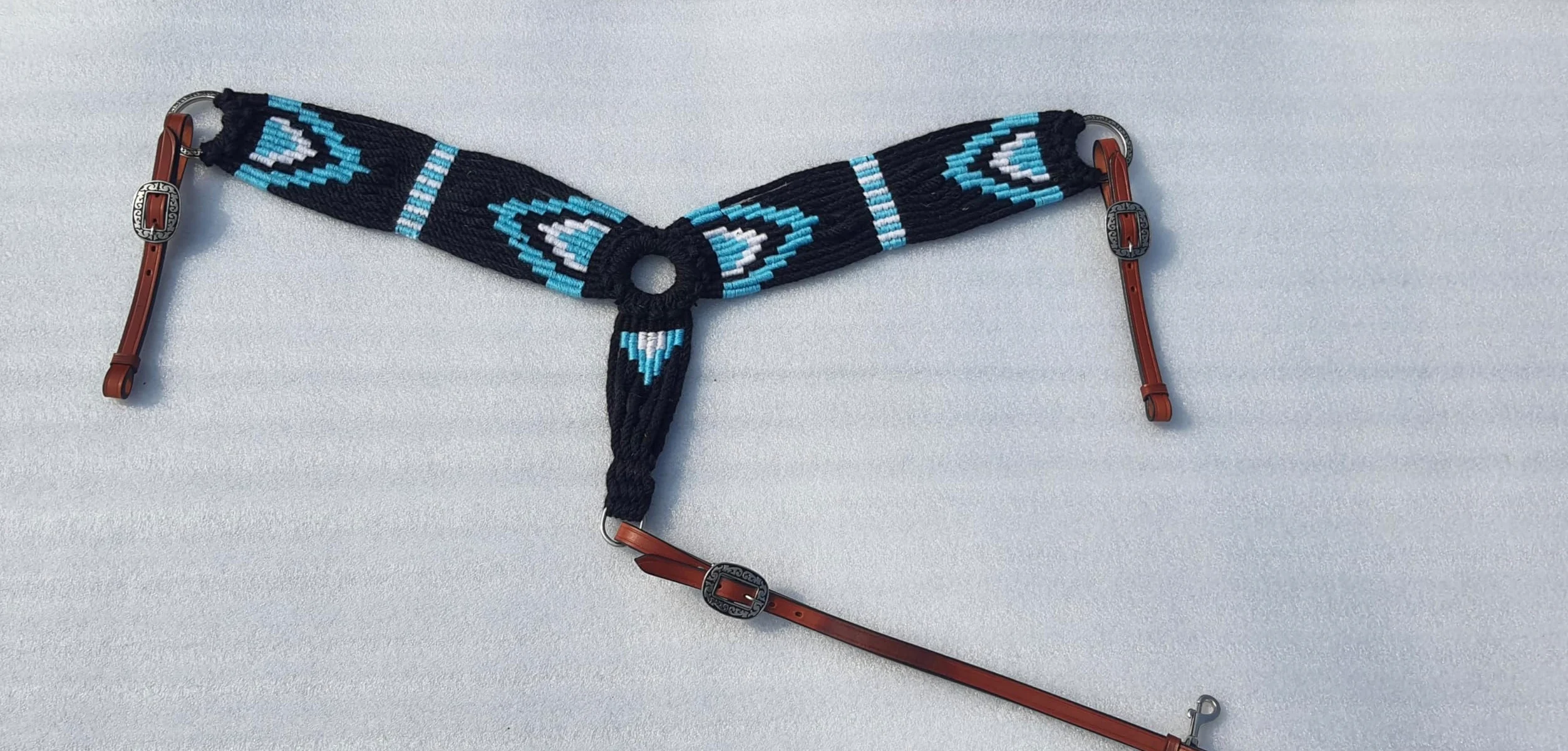 Collar de pecho occidental hecho a mano para caballo, tamaño libre, regalo ecuestre (azul oscuro)