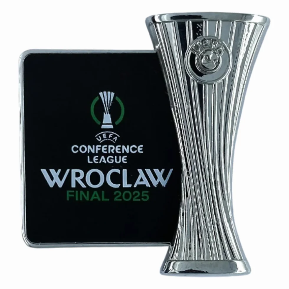 AMBALLCOM UEFA Conference League 2025 Pin Oficial Coleccionista Wroclaw Final Metal Zamak
