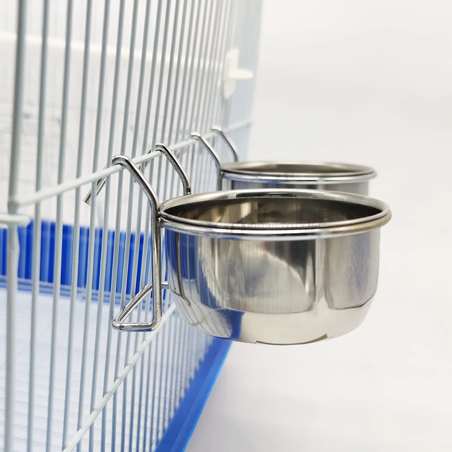 2X Comedero Bebedero para Jaula de Pajaro Acero Inoxidable con Gancho Contenedor de Comida 4 Tamaños Cuenco de Comida Colgante para Pájaro Loro Animal Pequeño Perro BPS-11129 * 2